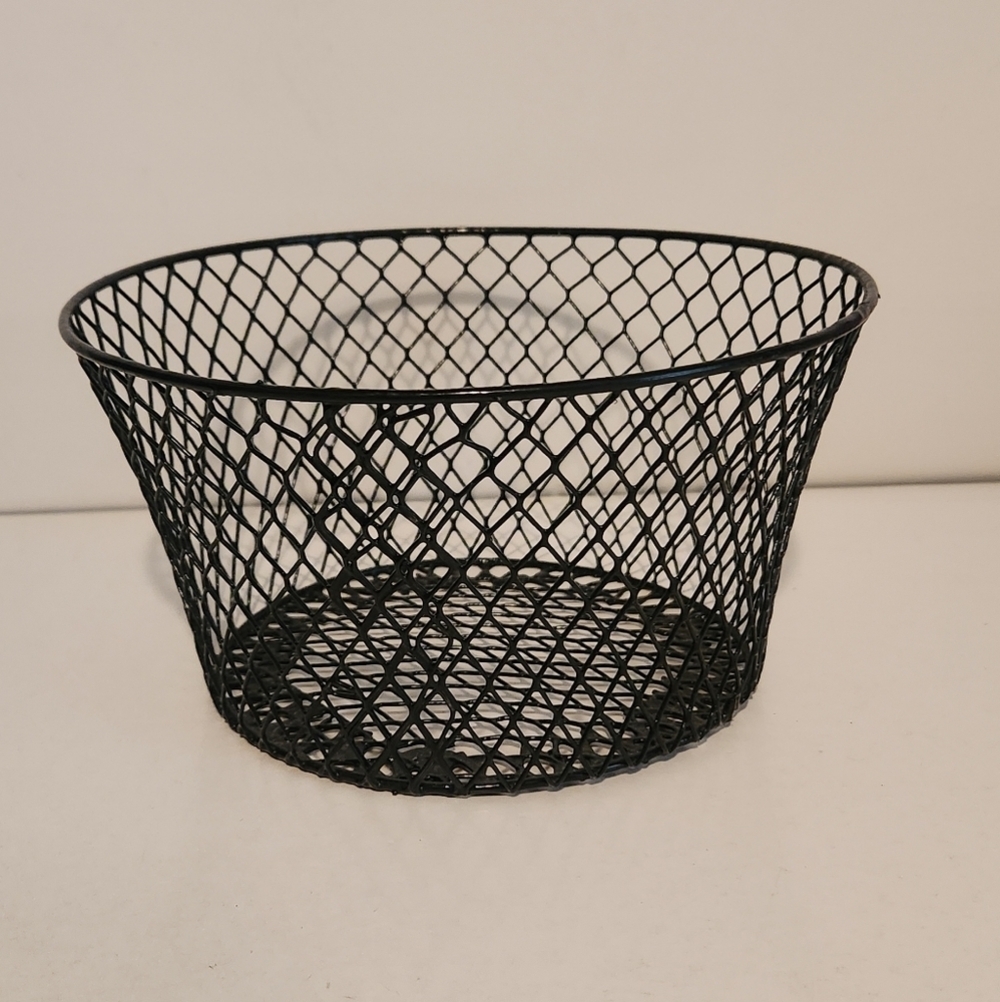 6” Black Wire Basket Organizer